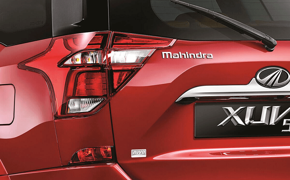 Classy Tailgate & Split Tail-lamps - New Xuv 500 Tail Light , HD Wallpaper & Backgrounds