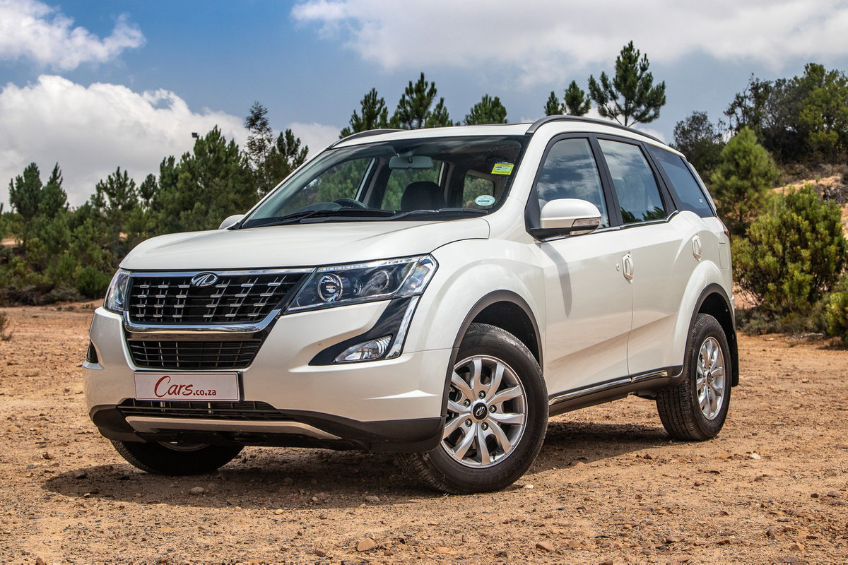 Mahindra xuv500 w10