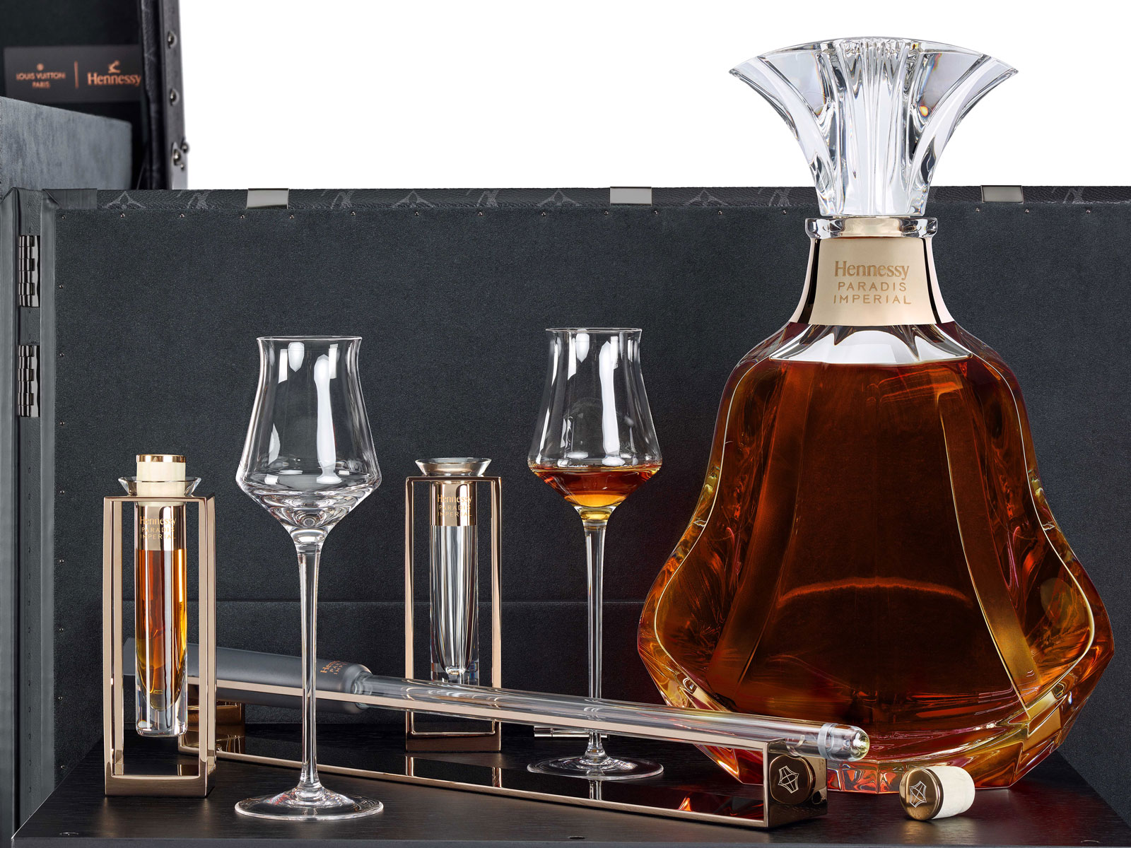 Hennessy Paradis Imperial Serving Ritual - Hennessy , HD Wallpaper & Backgrounds