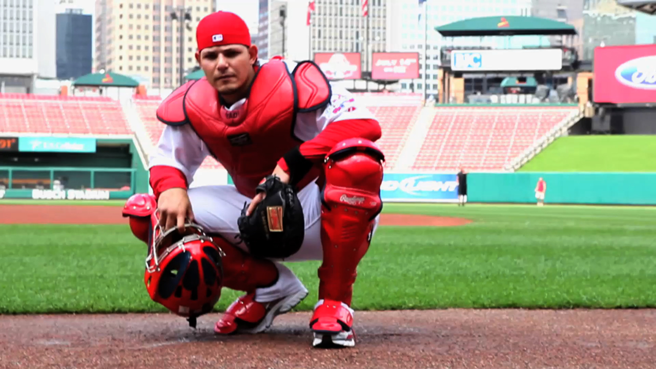 Wondering - Yadier Molina Without Tattoos , HD Wallpaper & Backgrounds
