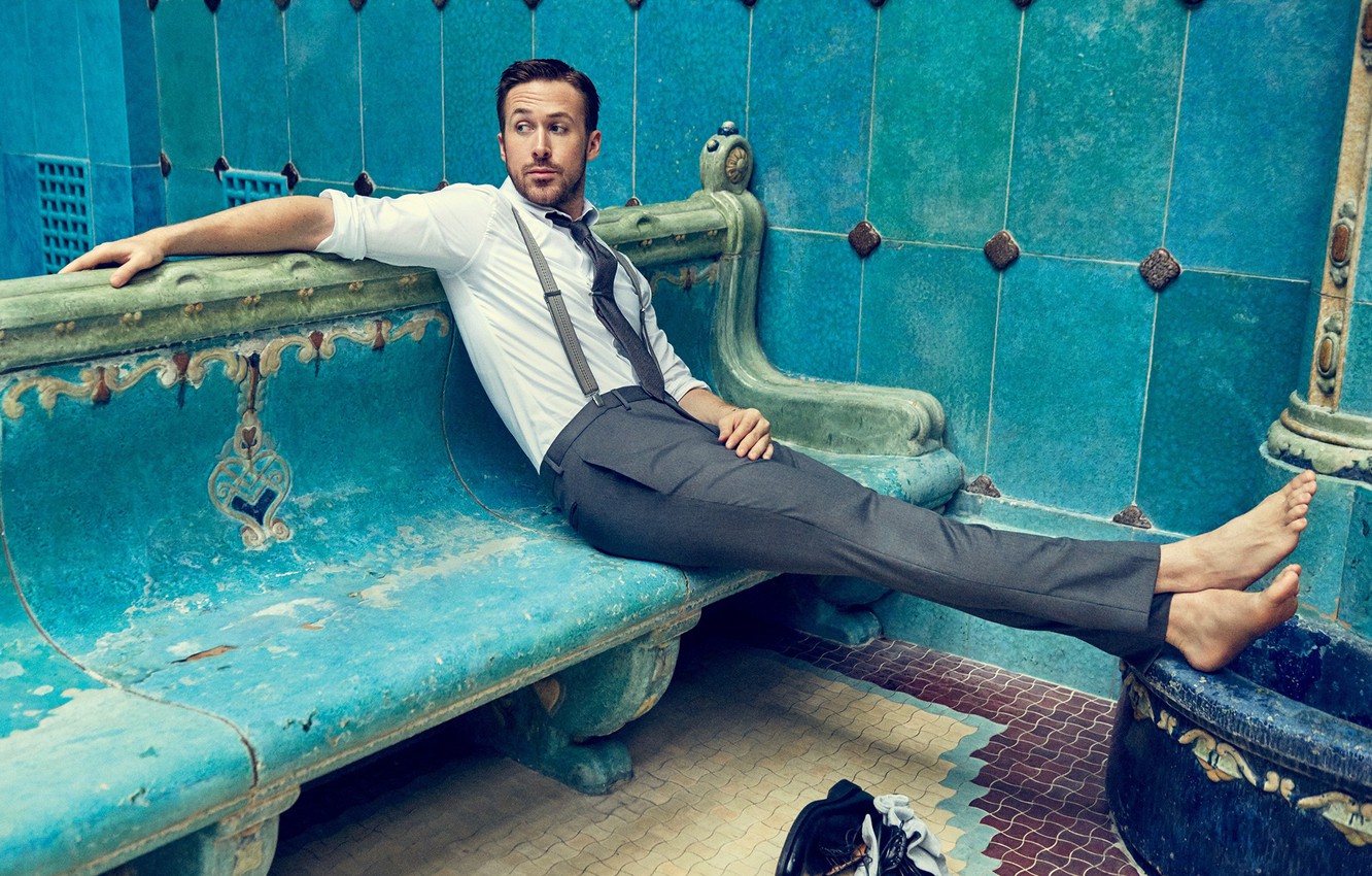Photo Wallpaper Bench, Barefoot, Tie, Actor, Shirt, - Ryan Gosling Budapest , HD Wallpaper & Backgrounds