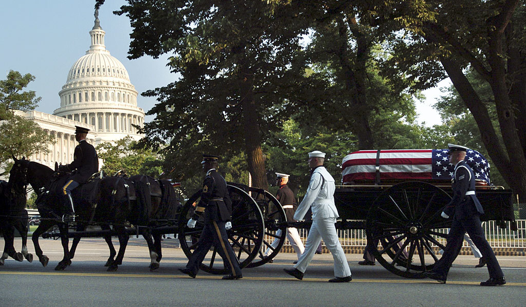 The Casket Of Former President Ronald Reagan Was Transferred - U.s. Capitol , HD Wallpaper & Backgrounds