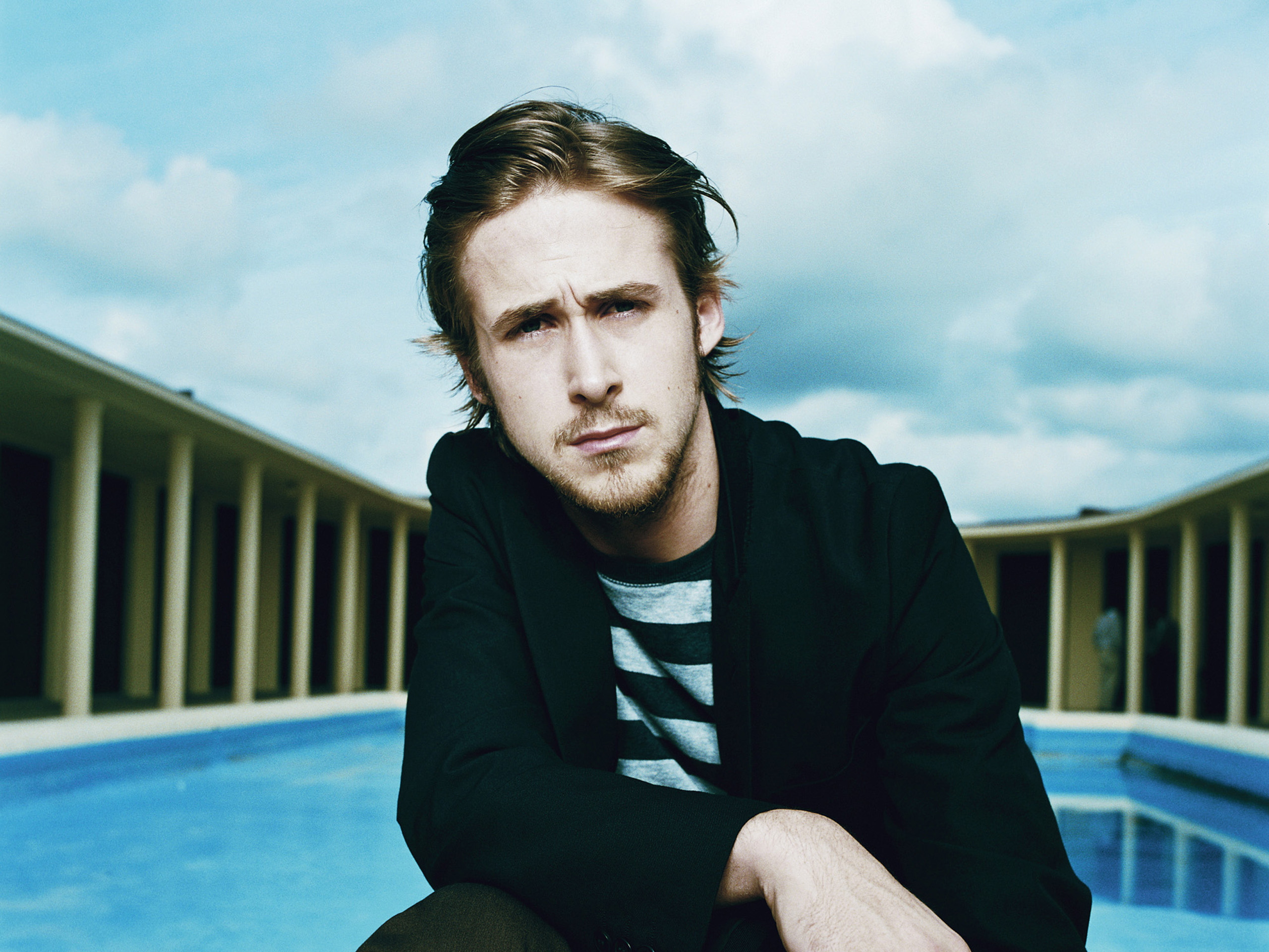Ryan Gosling - Ryan Gosling Swimming Pool , HD Wallpaper & Backgrounds