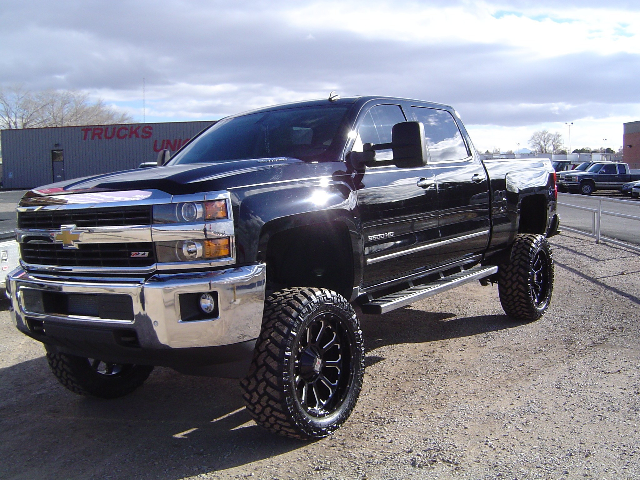45 Lifted Duramax Wallpapers On Wallpaperplay Chevrolet - 2015 Chevy Silverado 2500hd Lifted , HD Wallpaper & Backgrounds