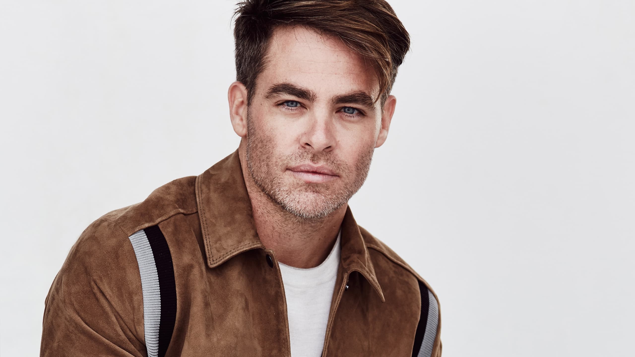 Chris Pine Wallpaper - Chris Pine , HD Wallpaper & Backgrounds