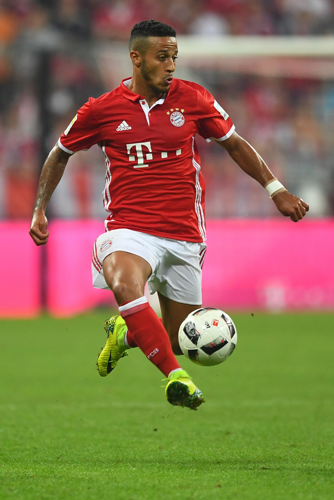 Bayern Muenchen V Werder Bremen - Thiago Alcantara Wallpaper 2017 , HD Wallpaper & Backgrounds