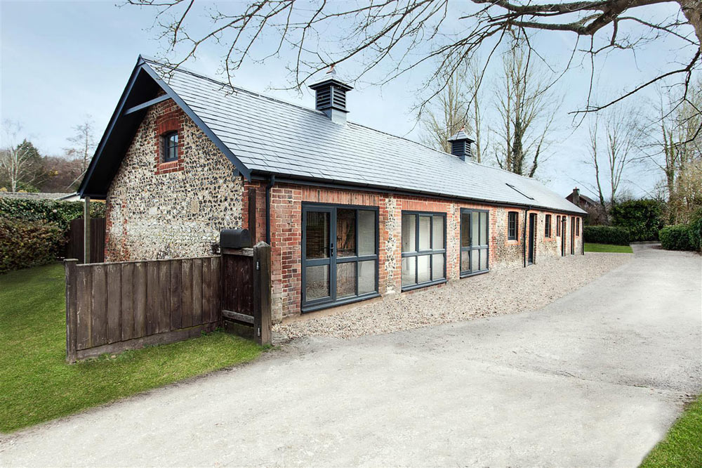 Old Horse Stables Bee A Modern Home With Character - Converted Stables , HD Wallpaper & Backgrounds