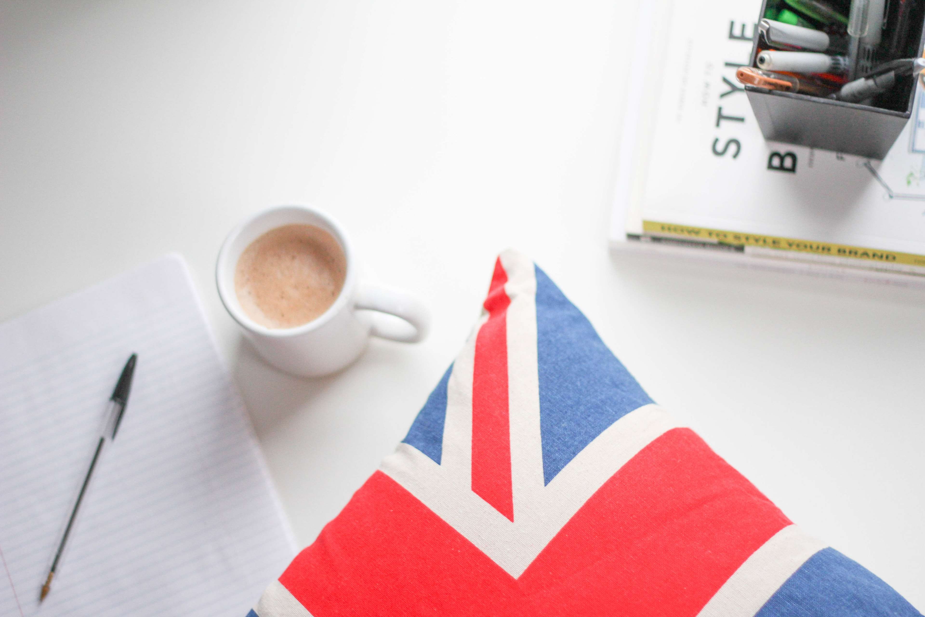 Books, British, Coffee, Cozy, Creative, Creative Work, - English Language , HD Wallpaper & Backgrounds