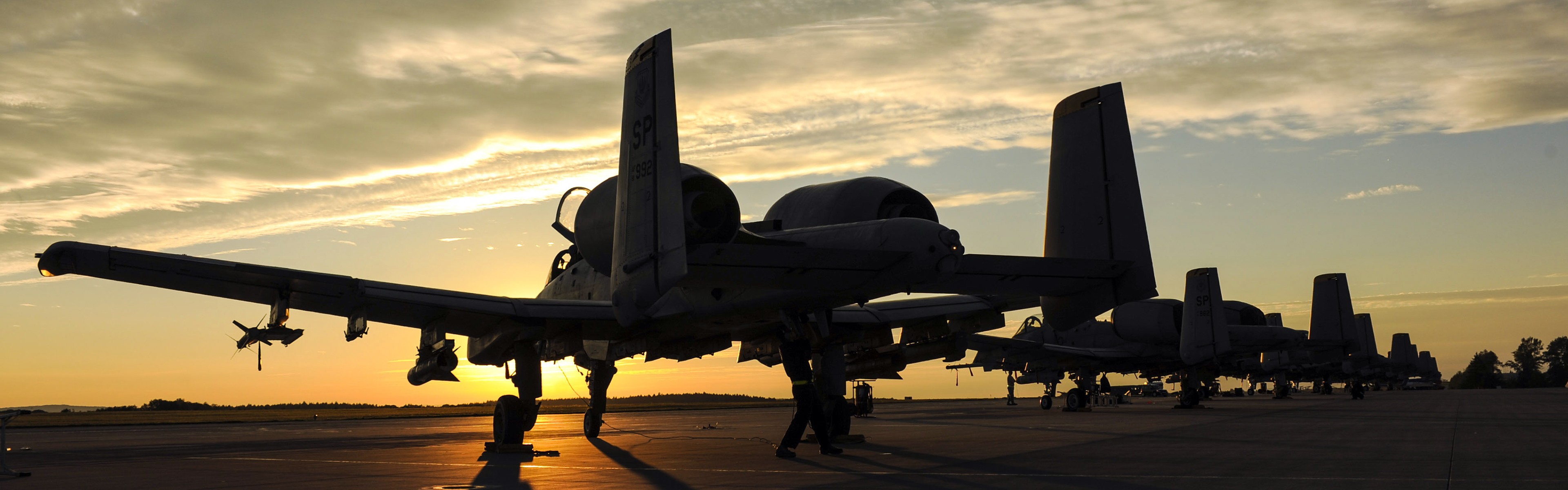 Fairchild A 10 Thunderbolt Ii, Sunset, Military Aircraft, - Dual Monitor Wallpaper A 10 , HD Wallpaper & Backgrounds