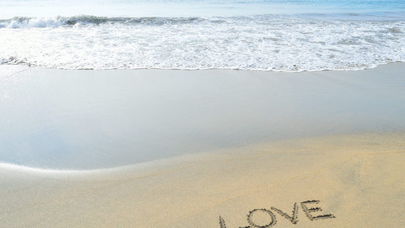 Love Nature Flowers Shore Beach Amazing Desktop Wallpaper - Море Пісок , HD Wallpaper & Backgrounds