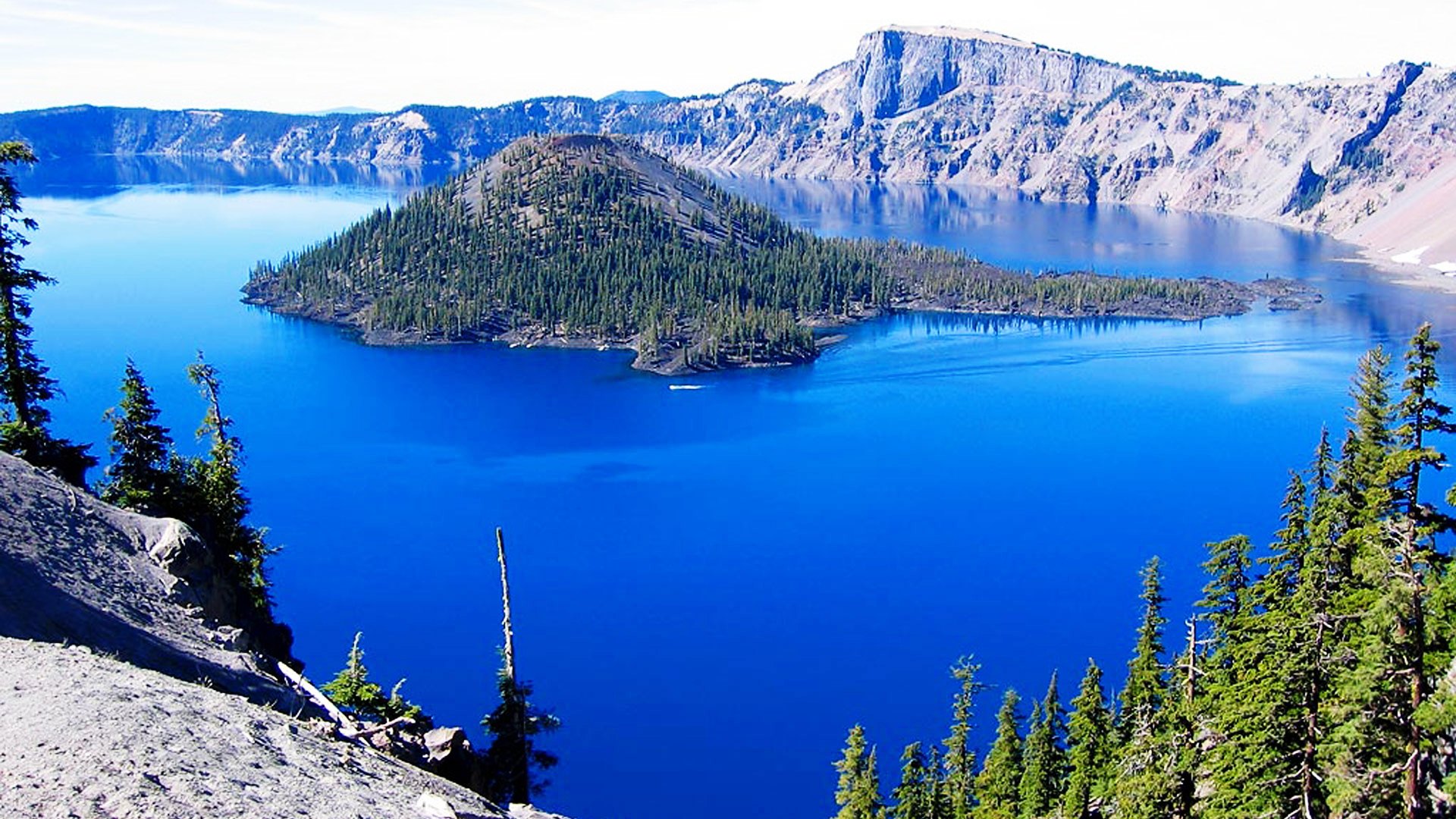 Crater Lake Scenery Wallpaper Hd - Oregon Spring Crater Lake , HD Wallpaper & Backgrounds