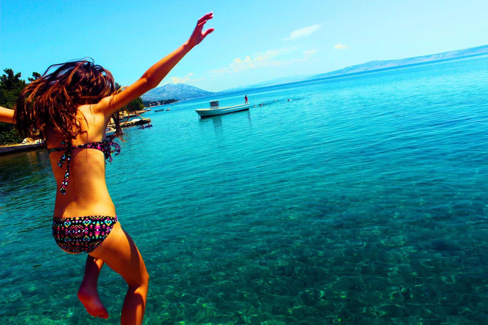 Woman Water Person Sea Hot Ocean Beach Summer Sand - Jumping To The Water , HD Wallpaper & Backgrounds