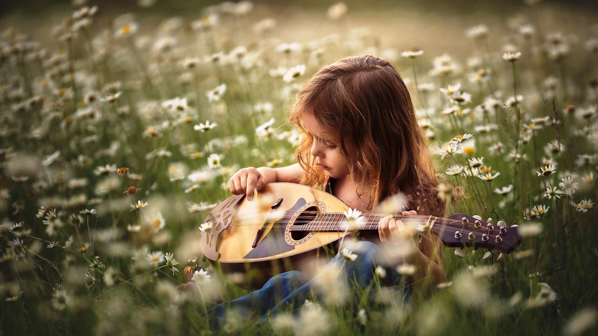 Summer Girl Playing Mini Guitar - Jl Holloway Photography , HD Wallpaper & Backgrounds