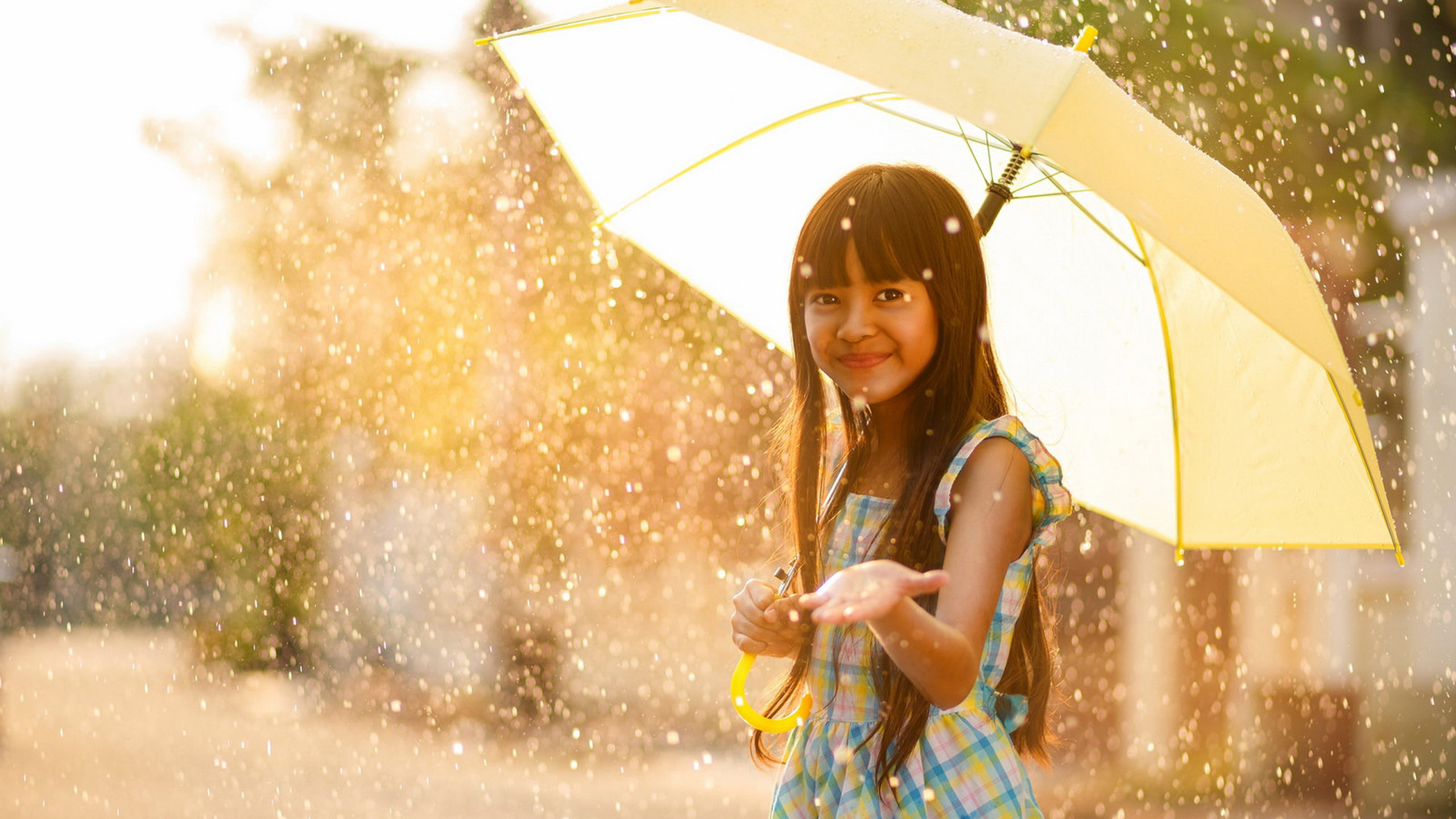 Summer Girl Wallpaper - Crianças Na Chuva , HD Wallpaper & Backgrounds