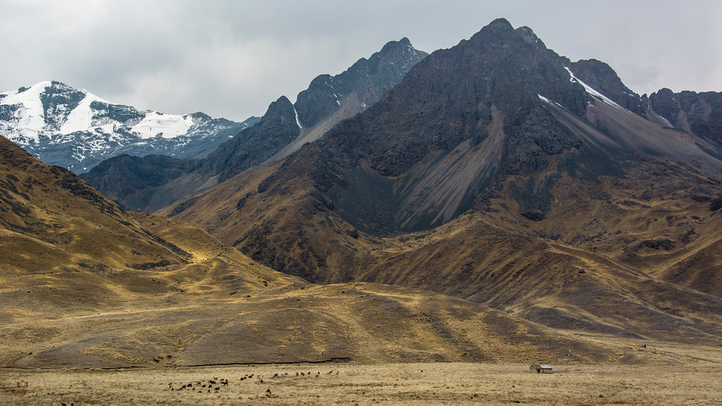 Andes Mountains Peru 4k Wallpaper / Desktop Background - La Raya , HD Wallpaper & Backgrounds