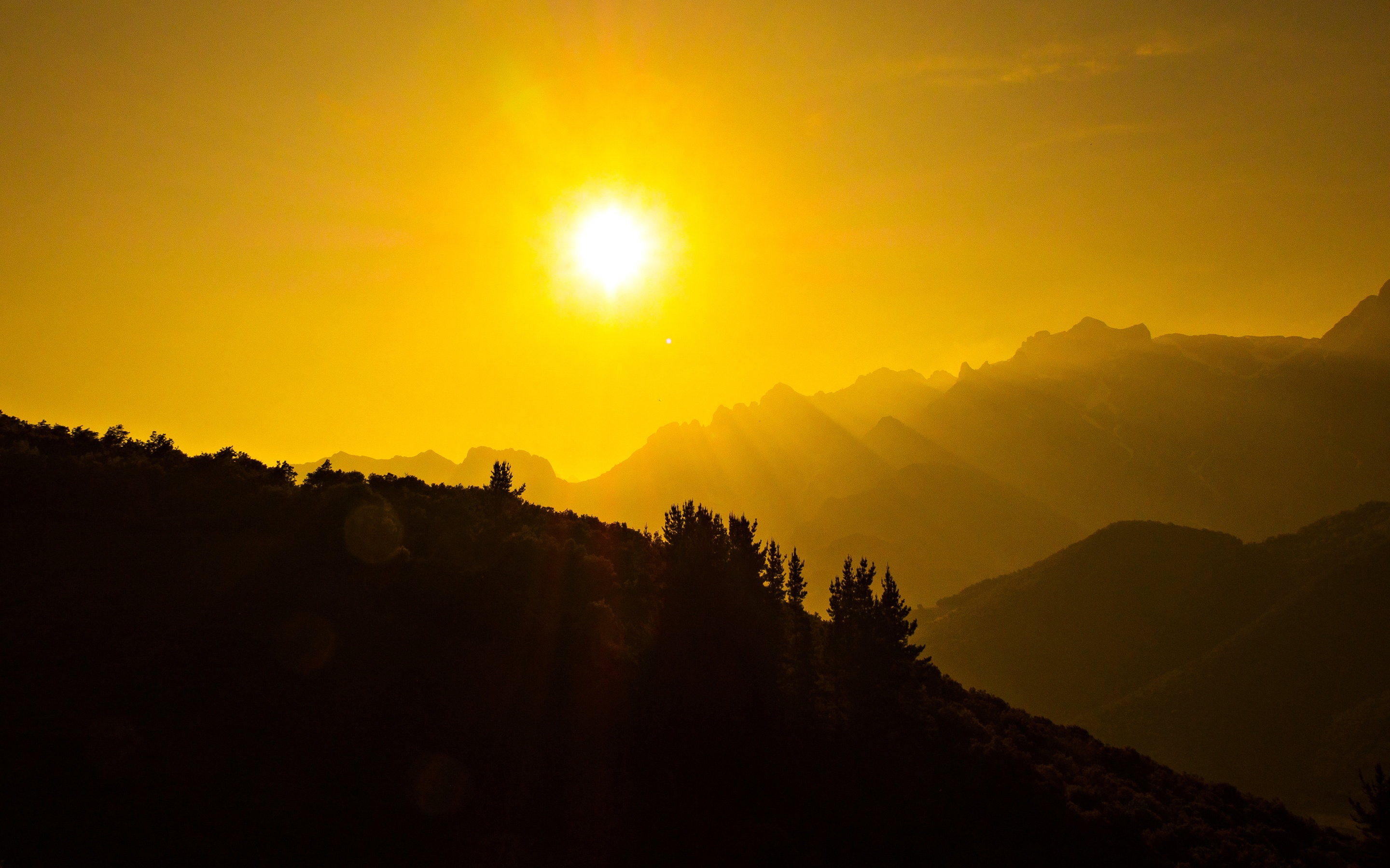 Beautiful Sun Dark Mountains Wallpapers - Sunlight Wallpaper Download , HD Wallpaper & Backgrounds