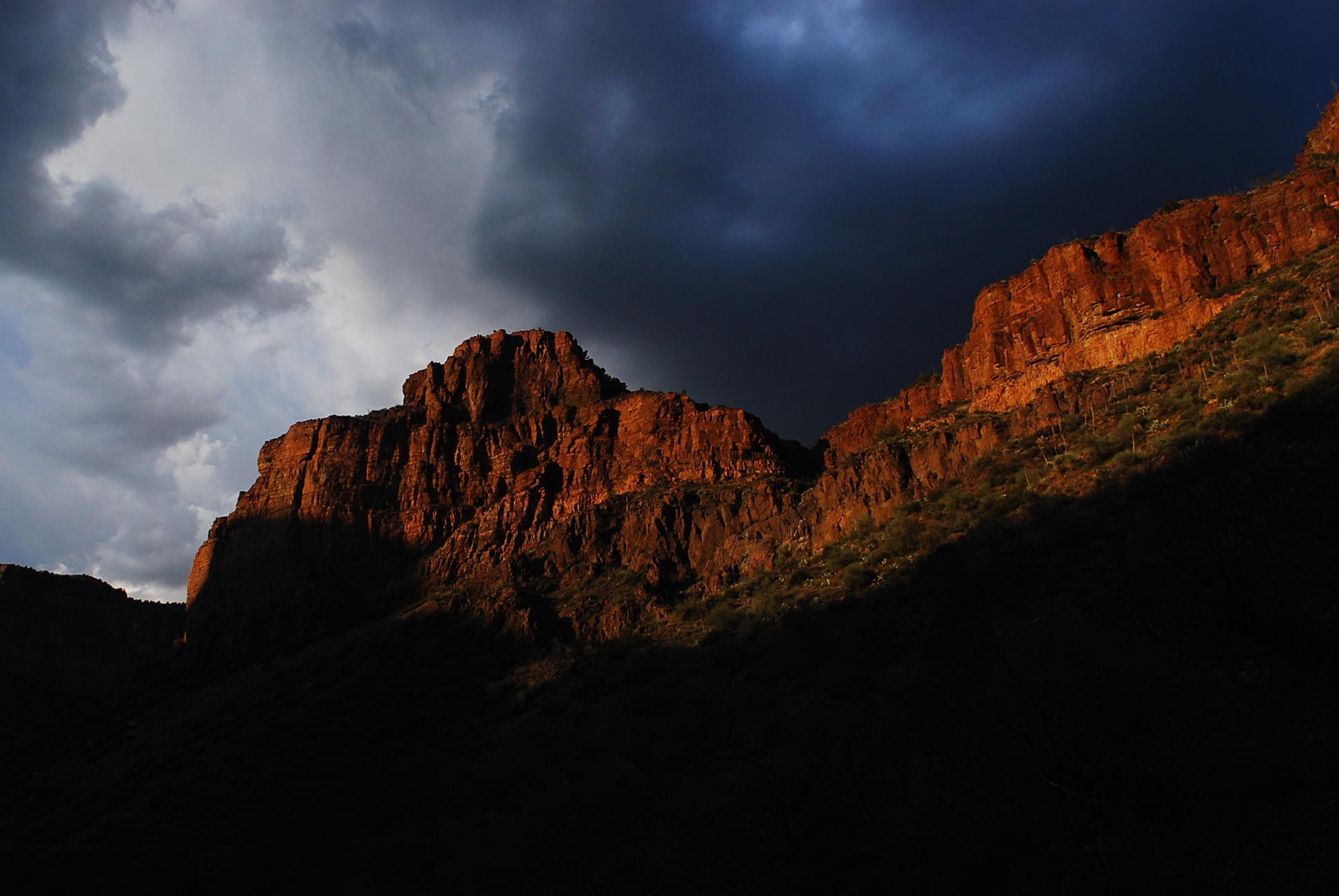 Rocky Mountains Clouds Dark Sky Sunset Twilight Cloudy - Dark Rocky Mountain , HD Wallpaper & Backgrounds