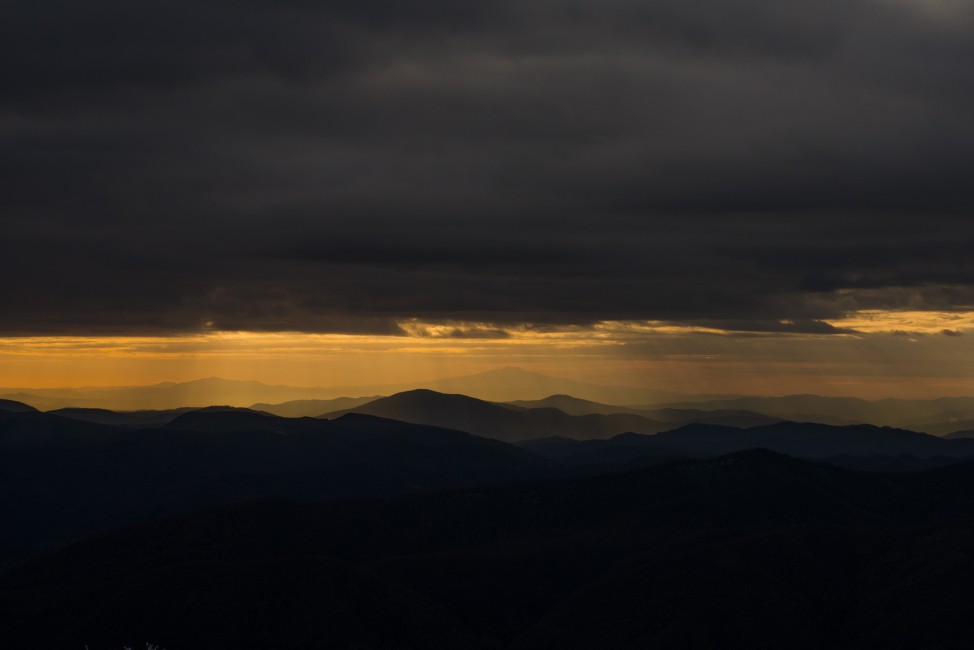 Night Mountains Clouds Horizon Dark Overcast - Night , HD Wallpaper & Backgrounds