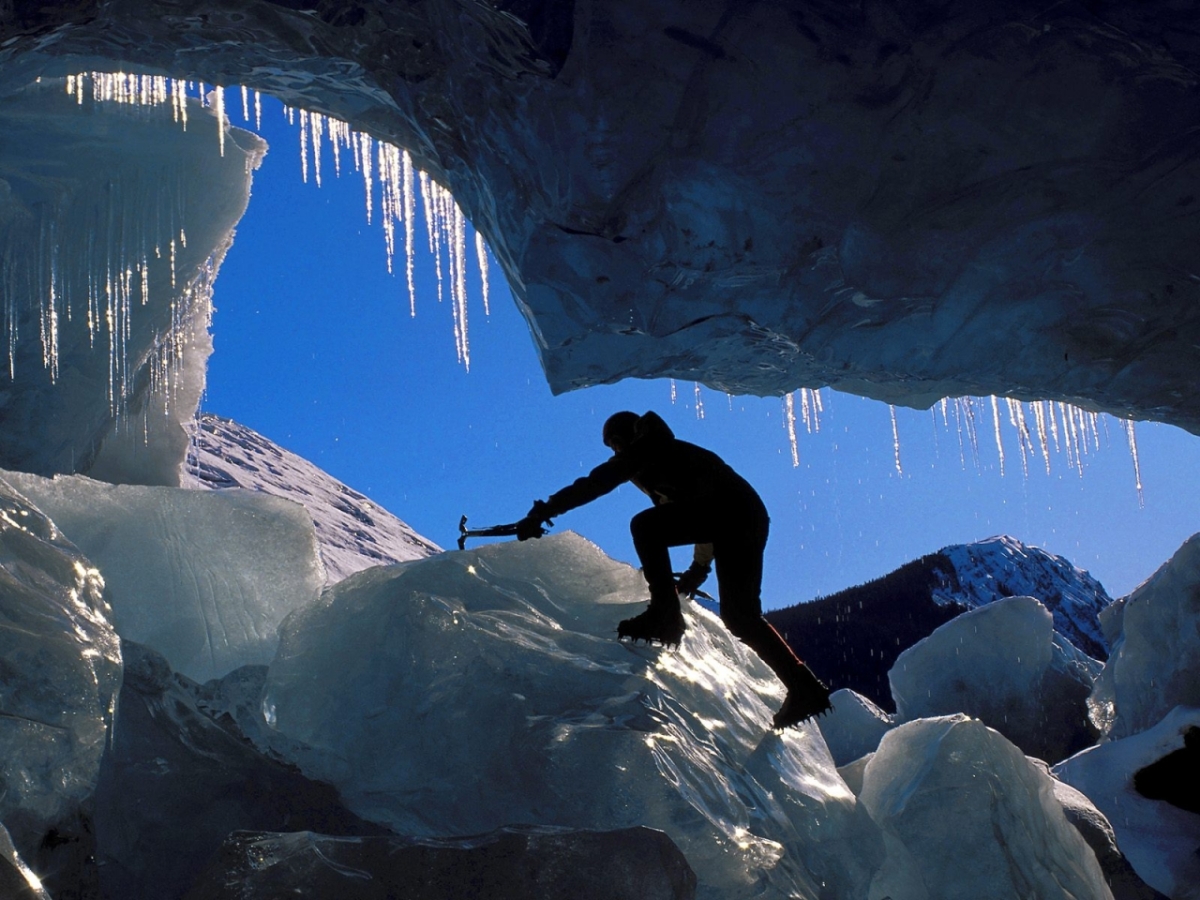 Ice Climbing Wallpaper - Ice Climbing , HD Wallpaper & Backgrounds