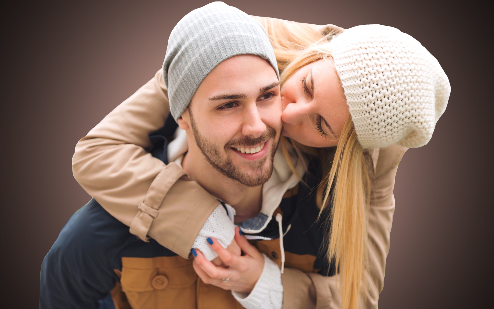 Sprechen Vier Dutzende Wallpaper Kiss Girl Ritzel Humorvoll Konvergenz