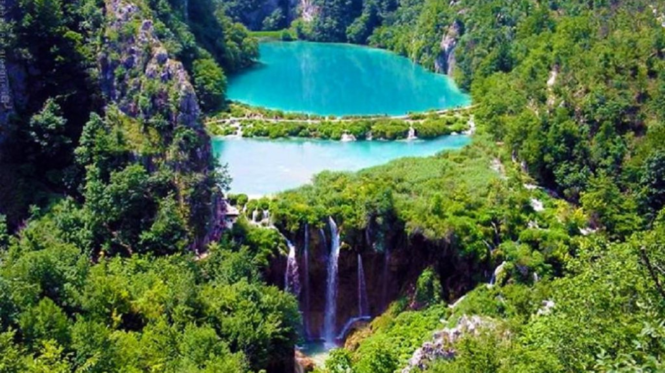 Hidden Nature Waterfall Waterfalls Relaxing Iceys Croatia - Hd Trees Wallpapers Free Download , HD Wallpaper & Backgrounds