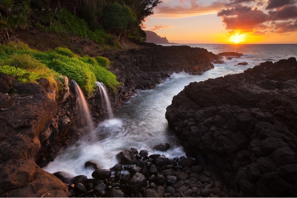 Waterfalls Nature Sunset Waterfall Wallpaper Hd For - Horizontal Hawaii , HD Wallpaper & Backgrounds
