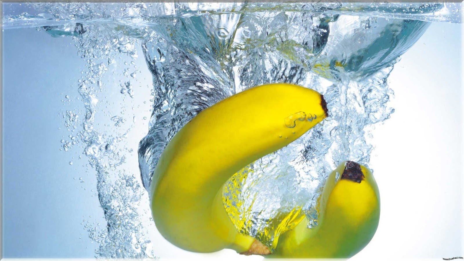 Wallpaper Buah Pisang - Bananas In Water , HD Wallpaper & Backgrounds