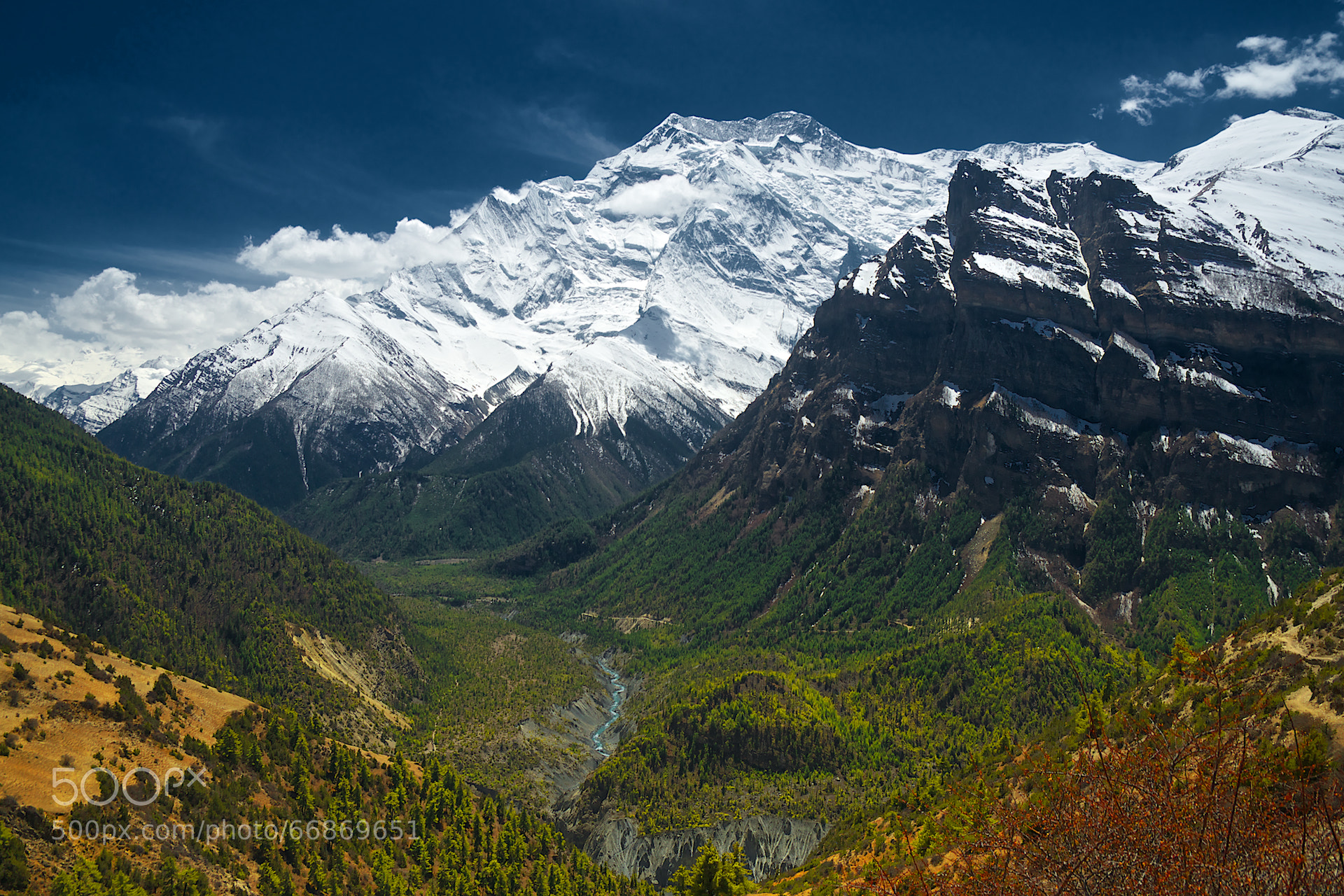 Annapurna Ii Mountain, Nepal - Pisang , HD Wallpaper & Backgrounds