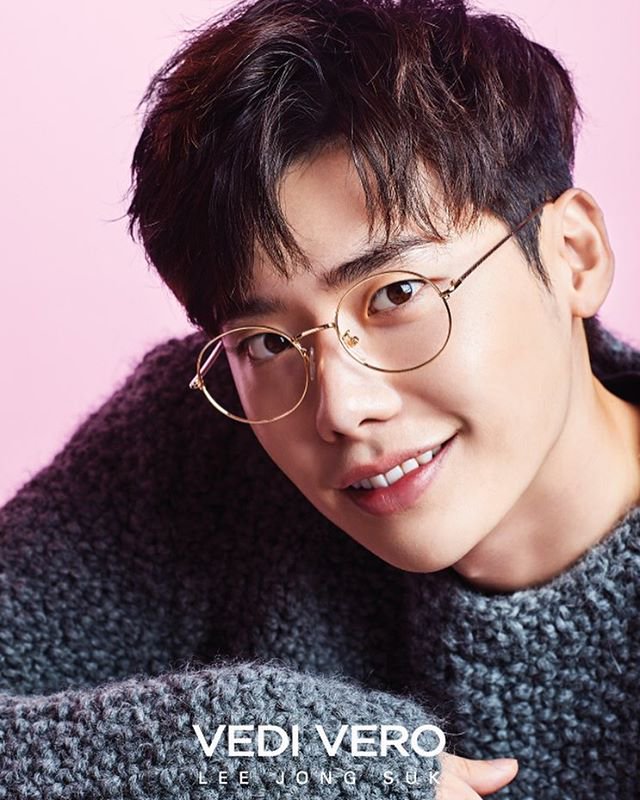 Cujeg-2vmaeaktf - Lee Jong Suk Hd , HD Wallpaper & Backgrounds