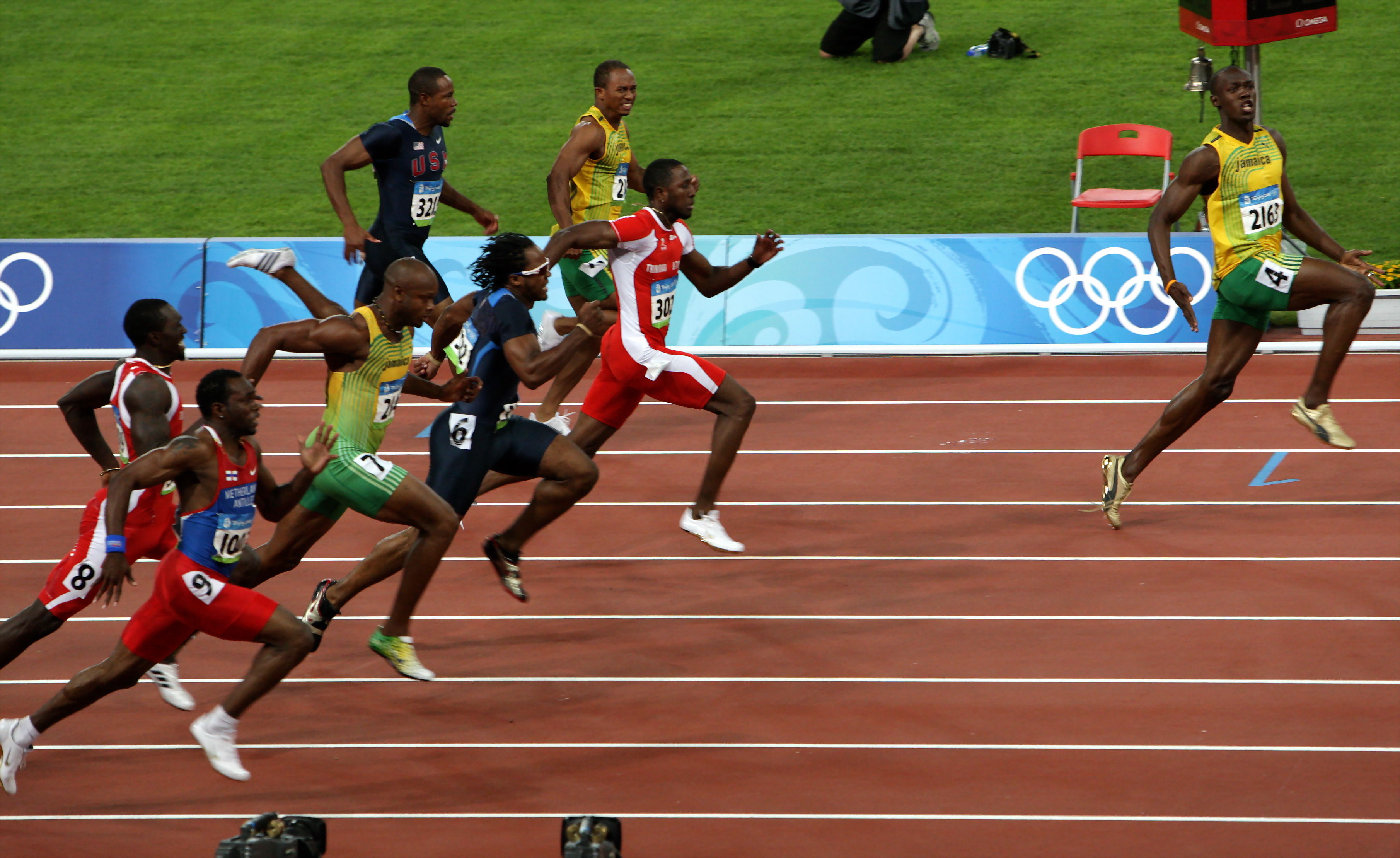 Usain Bolt - Running Race Usain Bolt , HD Wallpaper & Backgrounds