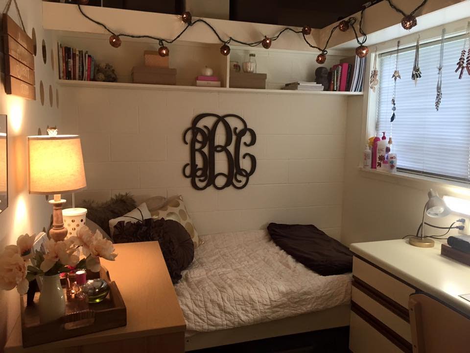 College Dorm Room Tour Freshman Year Youtube Simple - Zolo Pg In Electronic City , HD Wallpaper & Backgrounds