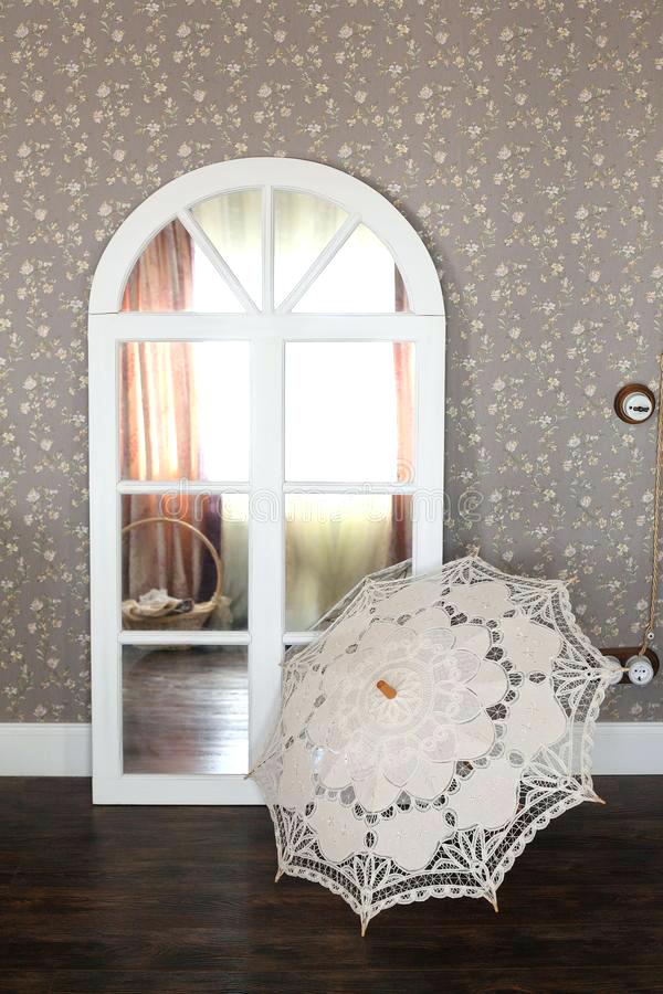 Wallpaper Mirror Download Vintage Umbrella Against - Arch , HD Wallpaper & Backgrounds