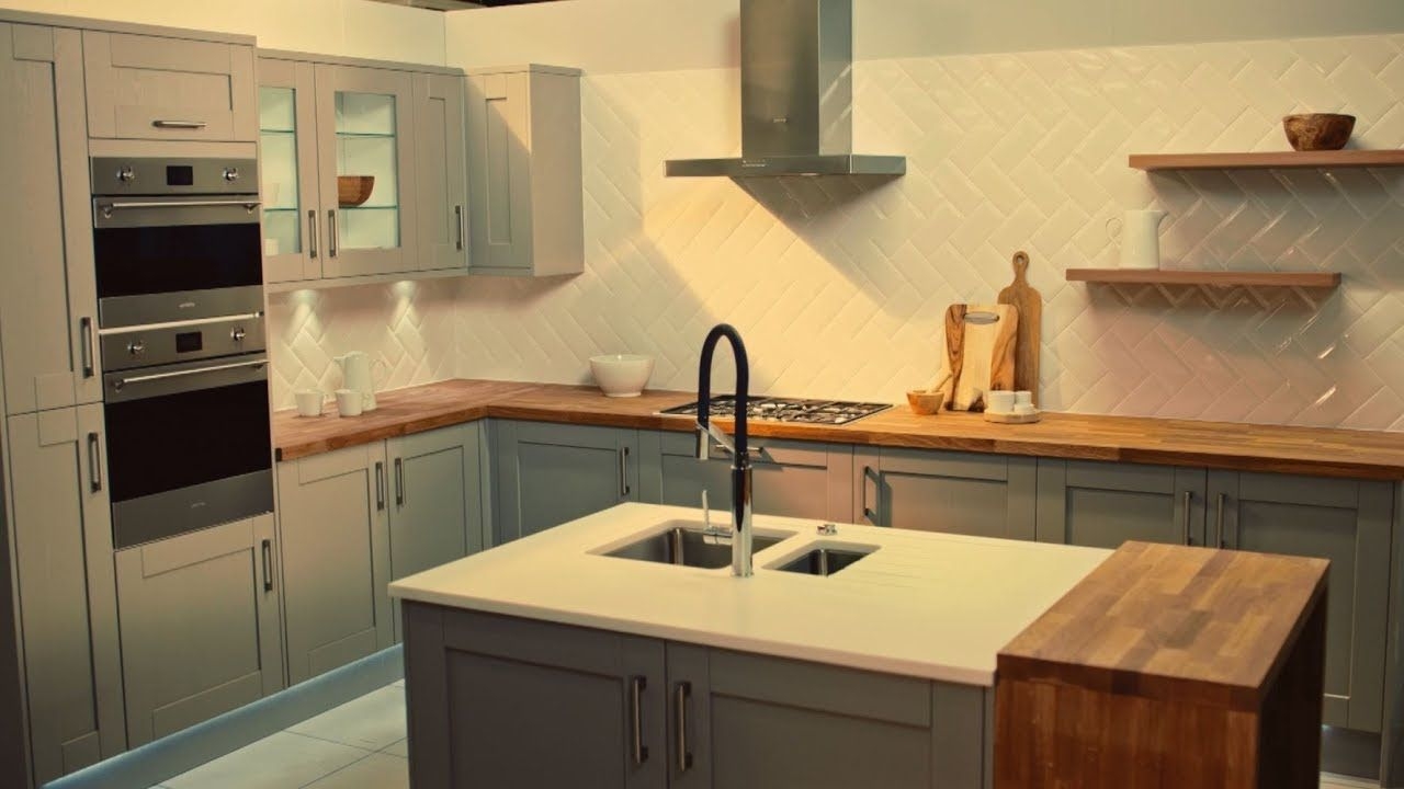 Majestic Design Silver Wall Paper Wallpaper Living - Kitchen , HD Wallpaper & Backgrounds