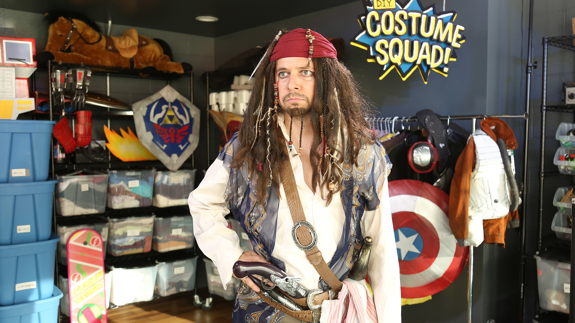 Here's A Clever Way To Build Your Very Own Captain - Halloween Costume , HD Wallpaper & Backgrounds