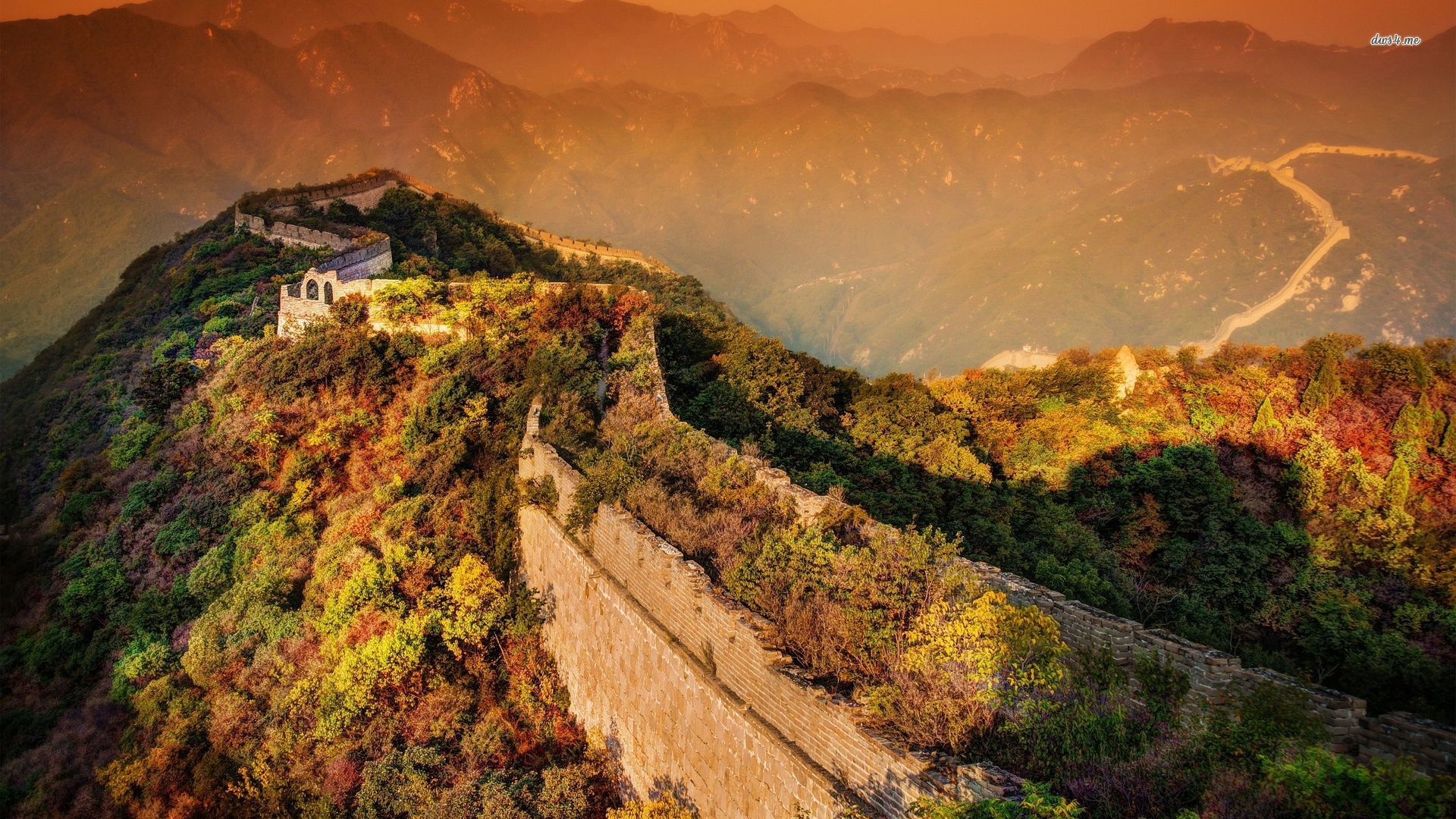 Autumn Nature Surrounding The Great Wall Of China Wallpaper - Great Wall Of China Uhd , HD Wallpaper & Backgrounds