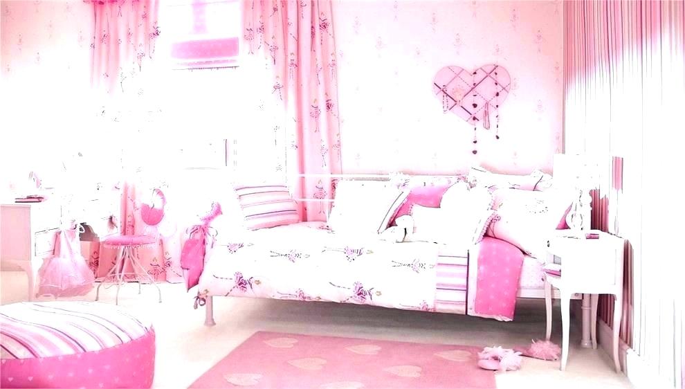 Girl Princess Room Bedroom Decor Ideas Small Student - Girl Disney Princess Room , HD Wallpaper & Backgrounds