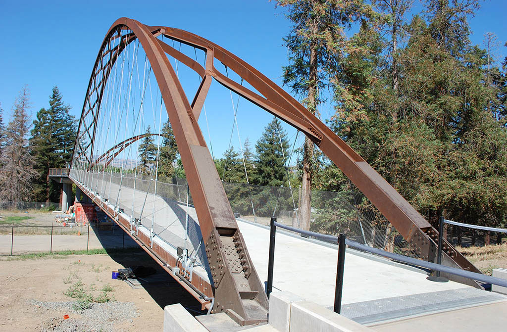 Drawn Rainbow Real Life Parabola - Steel Arch Pedestrian Bridge , HD Wallpaper & Backgrounds