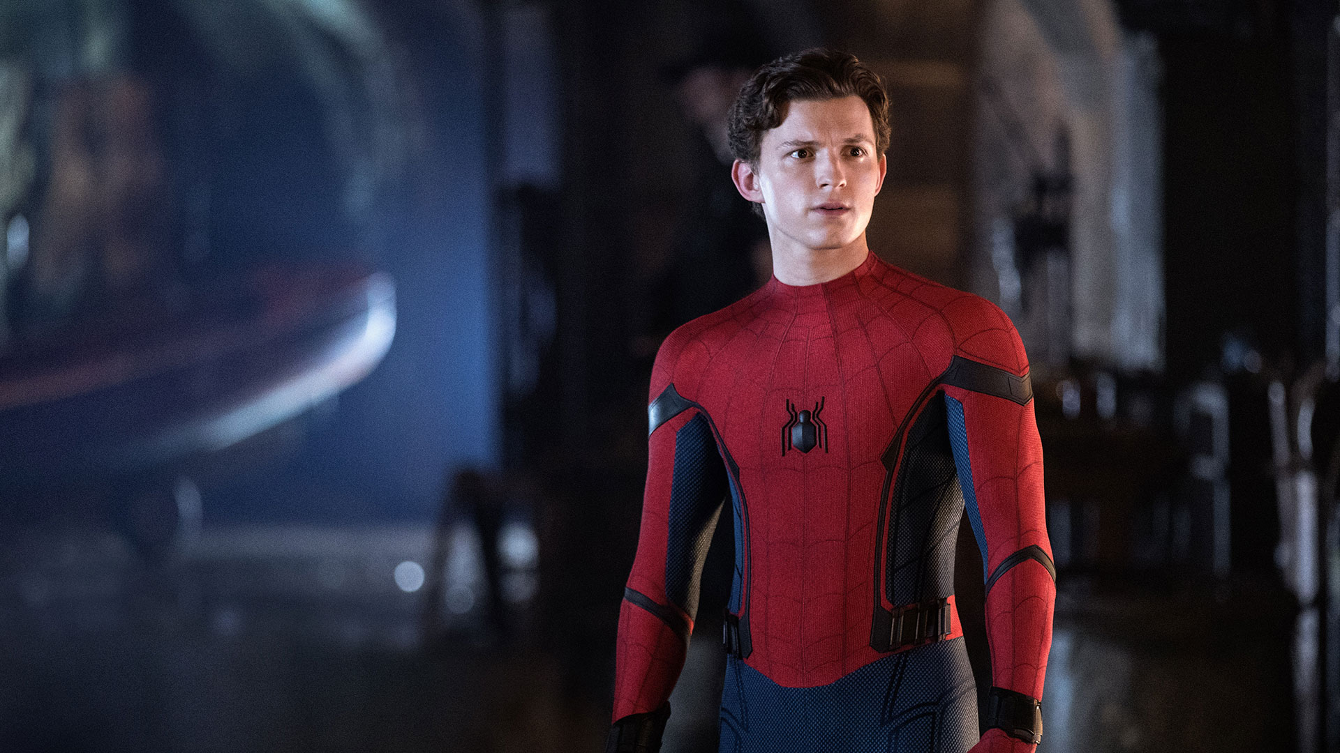 Far From Home Review - Spider-man , HD Wallpaper & Backgrounds