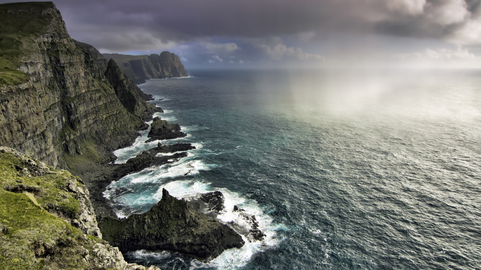 Download Hd Wallpepr Faroe Islands Rock Cloud Sea - Faroe Islands Wallpaper Hd , HD Wallpaper & Backgrounds