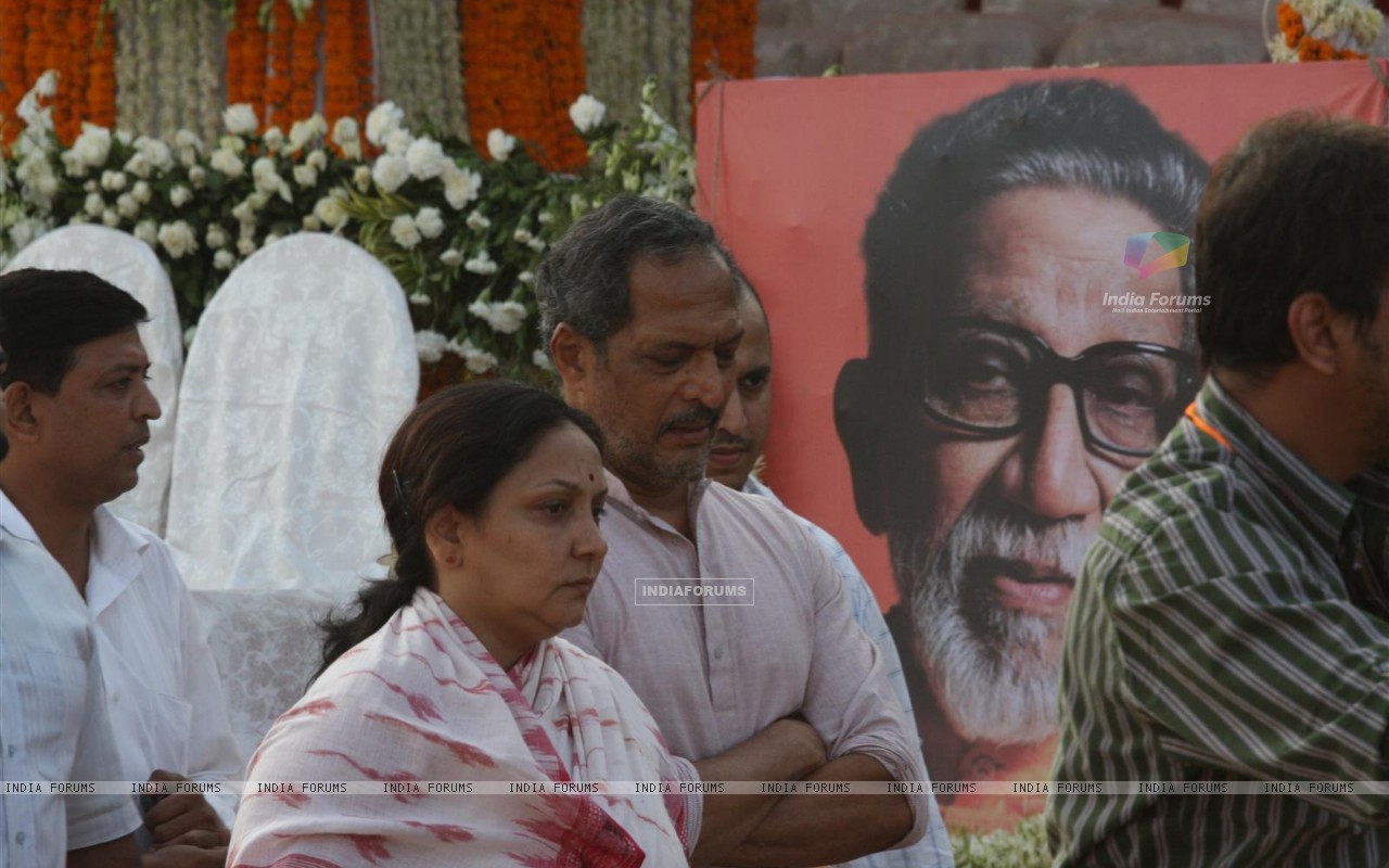 Nana Patekar At Funeral Of Shiv Sena Supremo Balasaheb - Senior Citizen , HD Wallpaper & Backgrounds