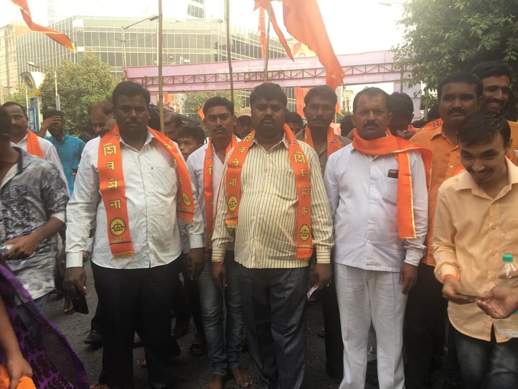 Shiv Sena Workers March Towards The Rally Venue - Crowd , HD Wallpaper & Backgrounds