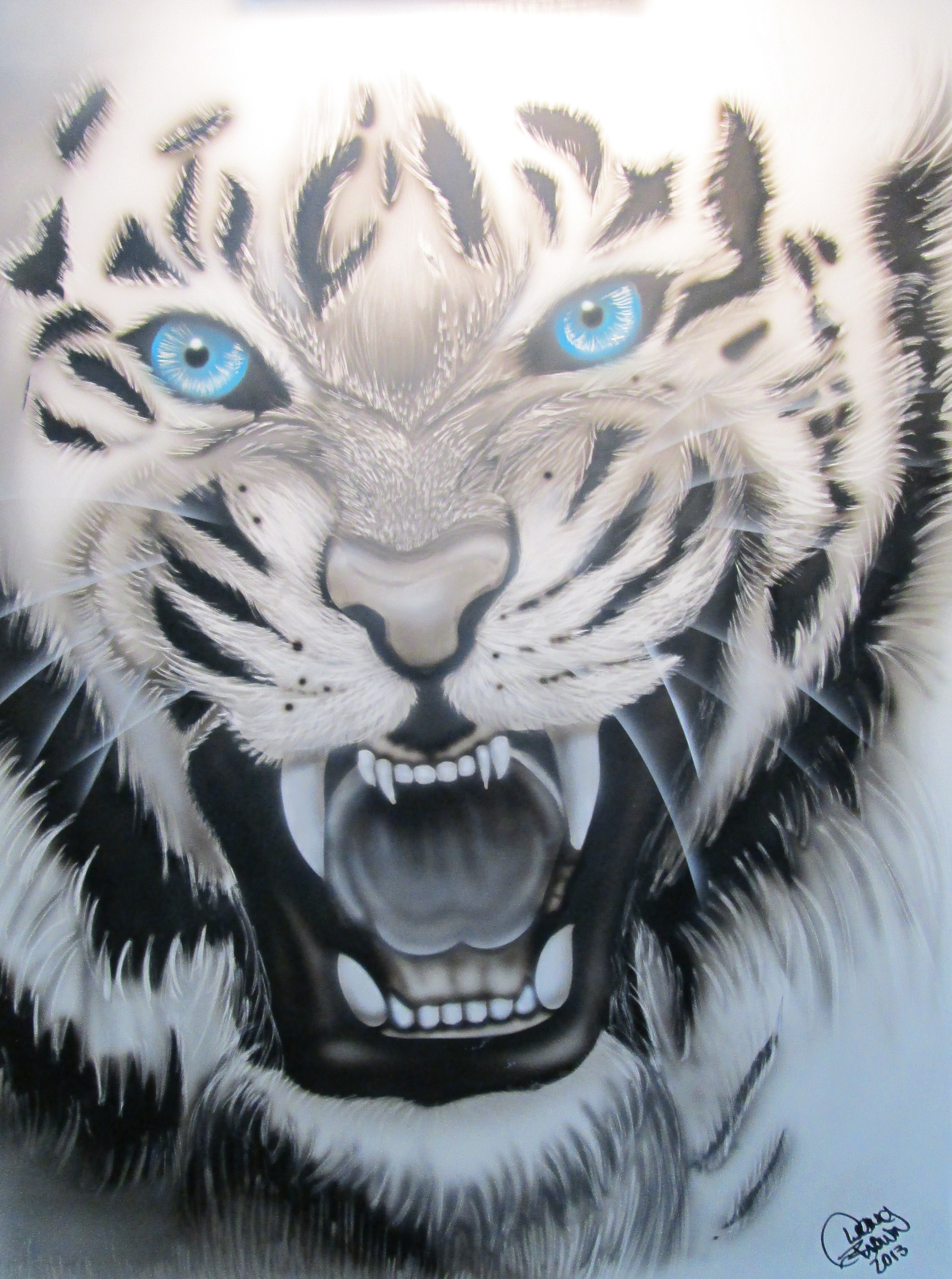 White Tiger Roaring Wallpaper - White Tiger Roar , HD Wallpaper & Backgrounds