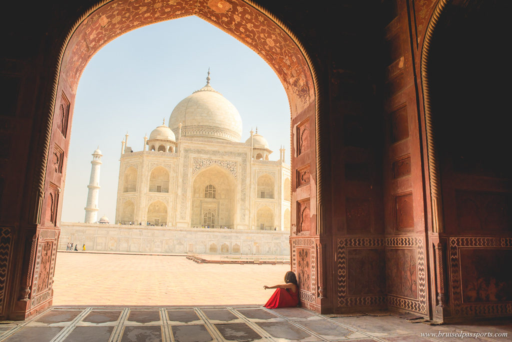 Girl At Taj Mahal Mosque - Arch , HD Wallpaper & Backgrounds