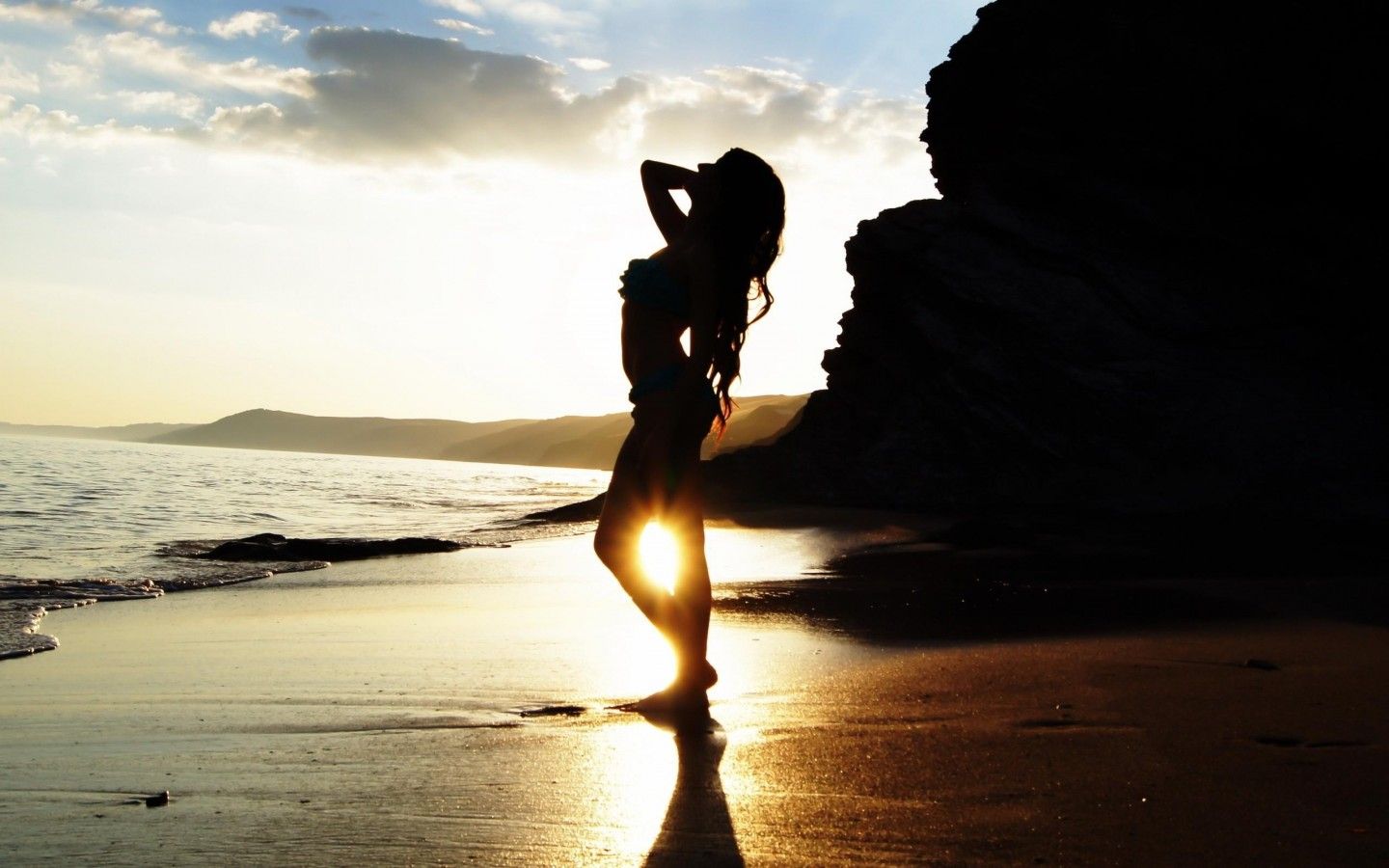 Sunset Beach Girl Hd Desktop Wallpaper - Girl On The Beach Sunset , HD Wallpaper & Backgrounds