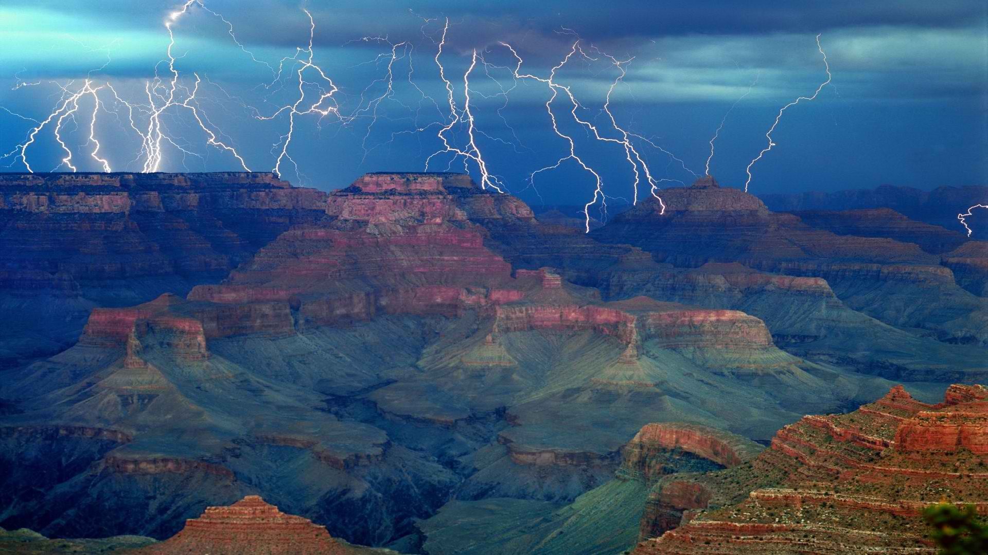 Grand Canyon Sunset Wallpaper Mobile - Lightning Over Grand Canyon , HD Wallpaper & Backgrounds