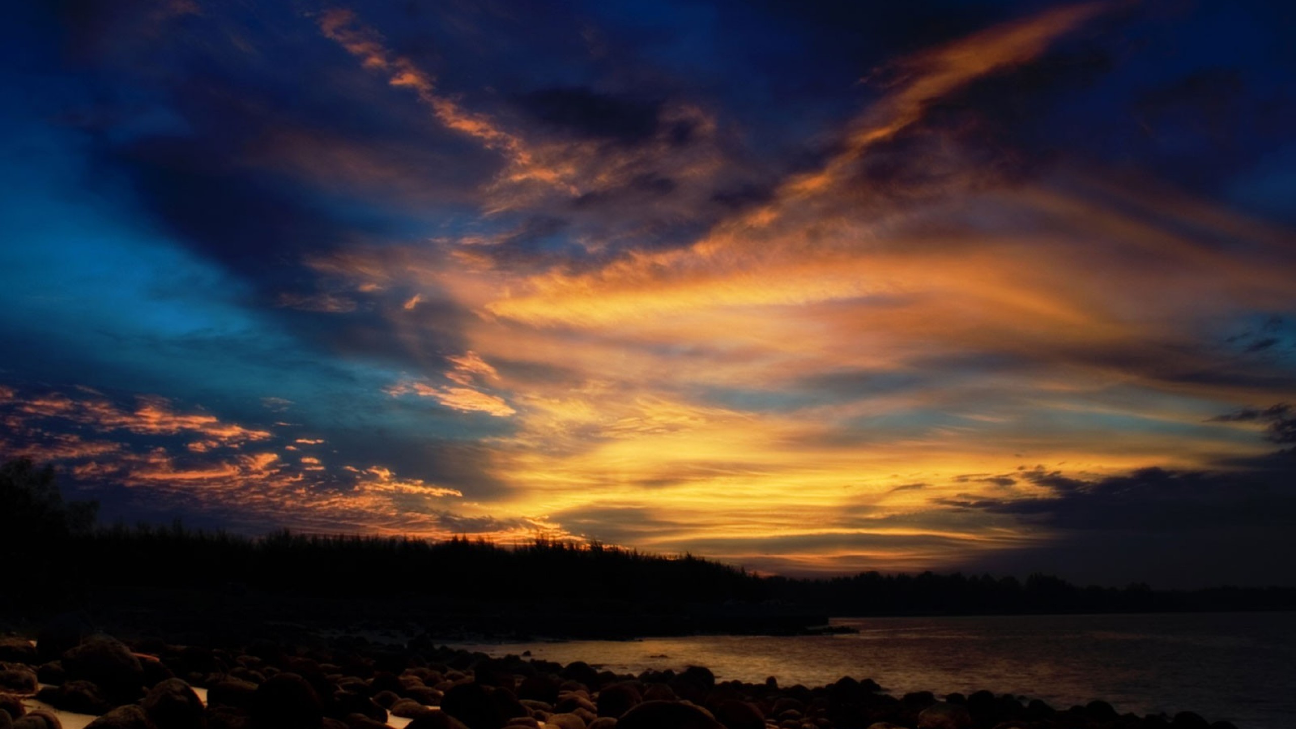 Nighttime Sky Beach Morning Early Dawn Sunset Girl - Phone Wallpaper Night Sky Qhd , HD Wallpaper & Backgrounds