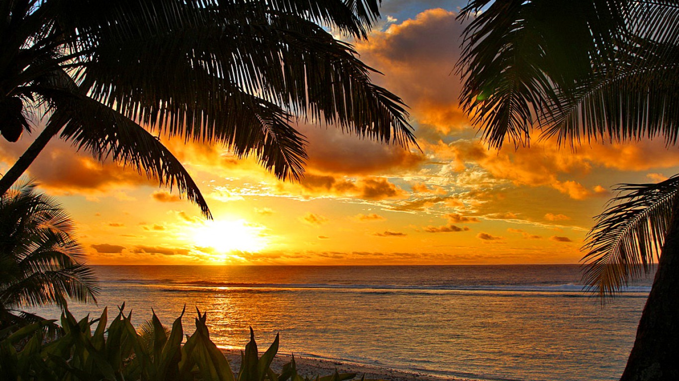 Tropical Sunset - Beach Scenery Wallpaper Desktop Sunset , HD Wallpaper & Backgrounds