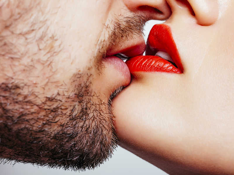 First Kiss Tips - Romantic Kiss , HD Wallpaper & Backgrounds