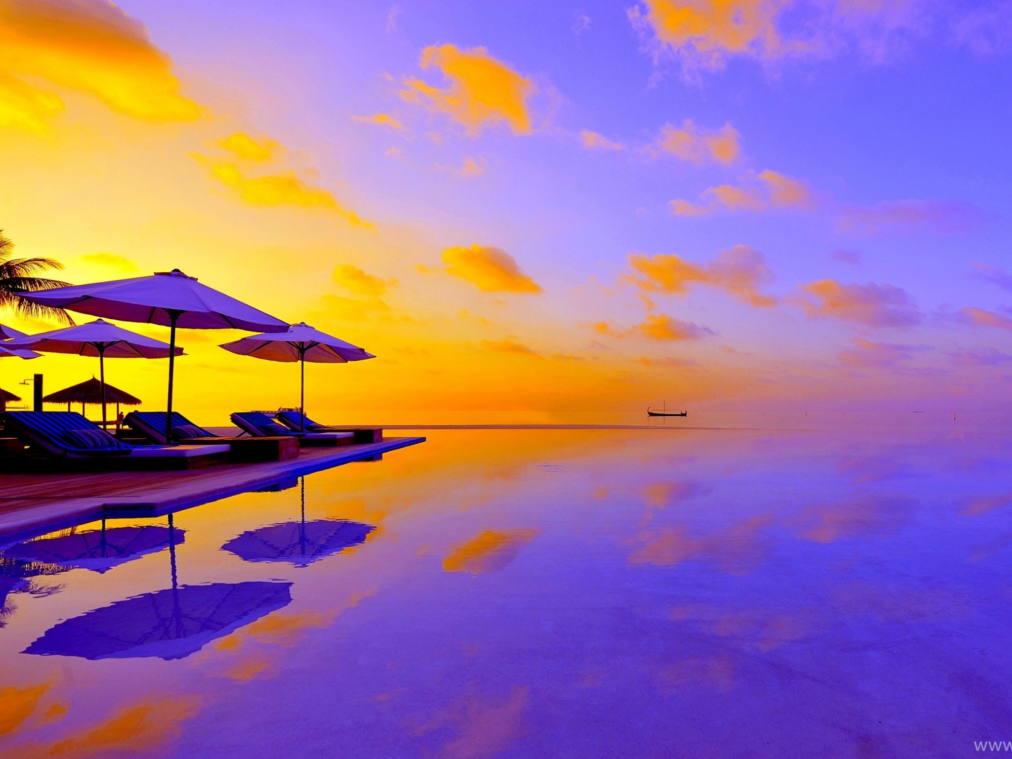 Sunrise, Reflection, Handheld Devices, Ocean, Sunset - Summer Desktop Wallpaper 4k , HD Wallpaper & Backgrounds