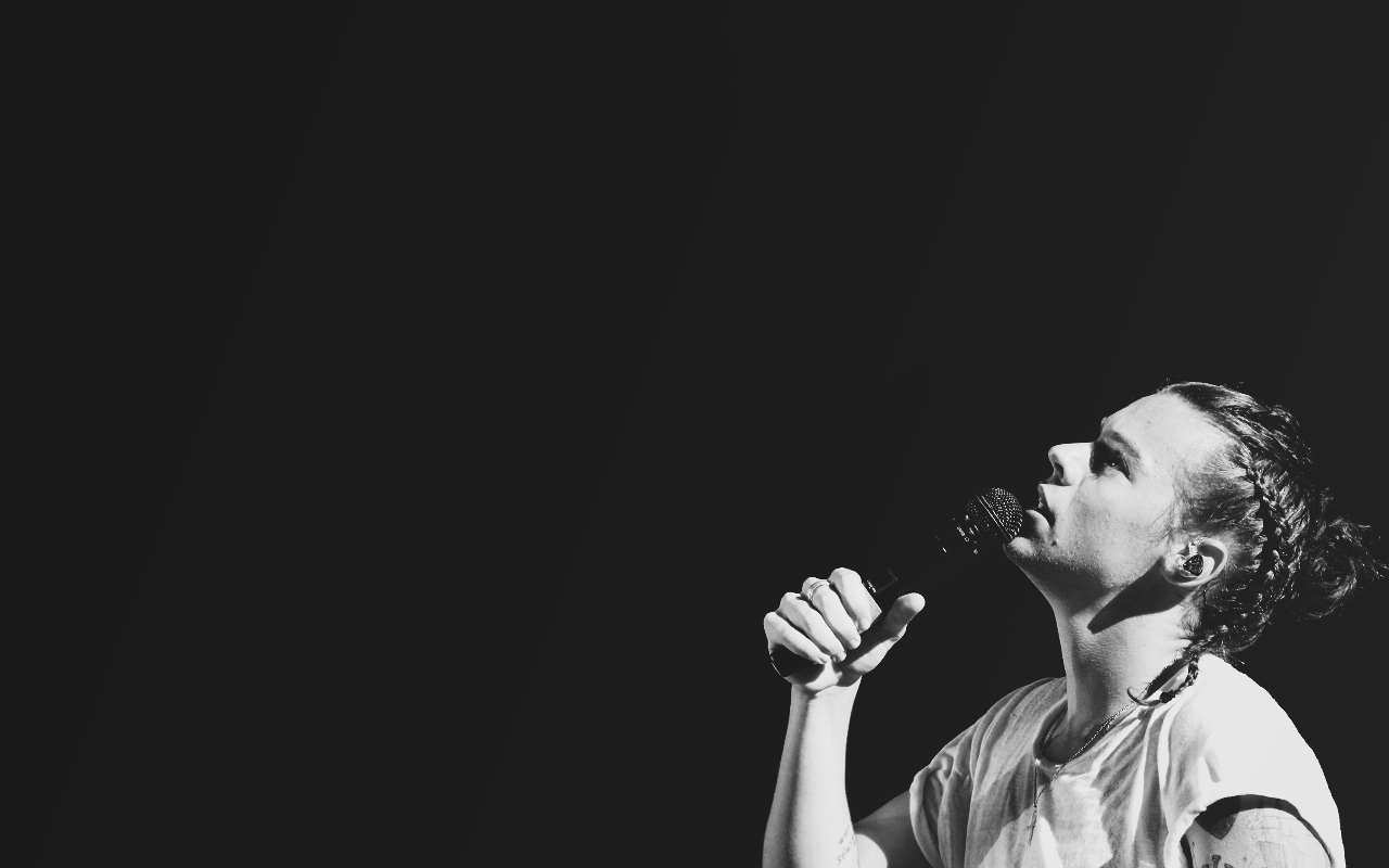 Harry Styles On Stage One Direction , HD Wallpaper & Backgrounds